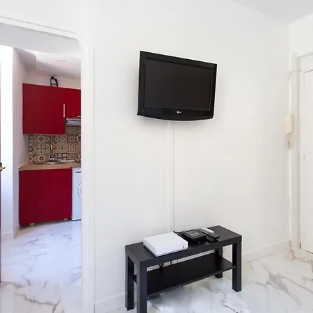 Lympia -cosy Studio, 200 M Plages De - Le Port Apartment